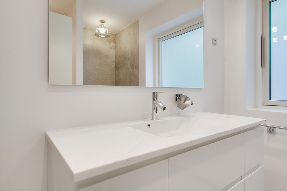 Badekar hillerød: badekar marstrand cm hvid camargue. nyt m badev ... Badeværelse hillerød